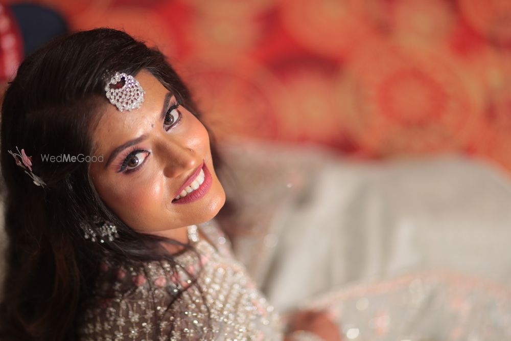 Photo From Pooja's Engagement & Wedding - By Twinkle Mota Makeup Artist