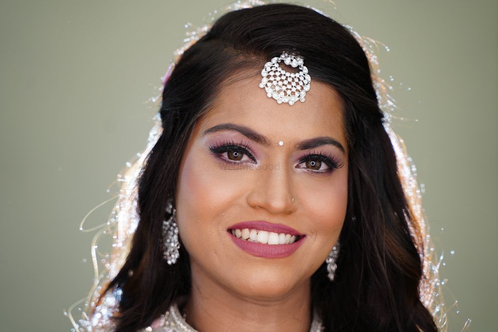 Photo From Pooja's Engagement & Wedding - By Twinkle Mota Makeup Artist