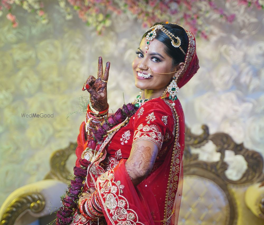 Photo From Pooja's Engagement & Wedding - By Twinkle Mota Makeup Artist