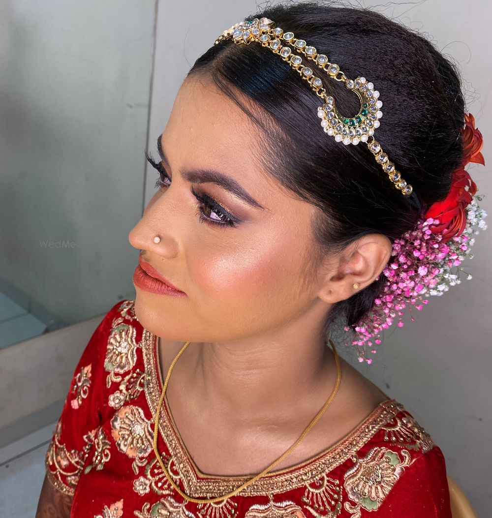 Photo From Pooja's Engagement & Wedding - By Twinkle Mota Makeup Artist
