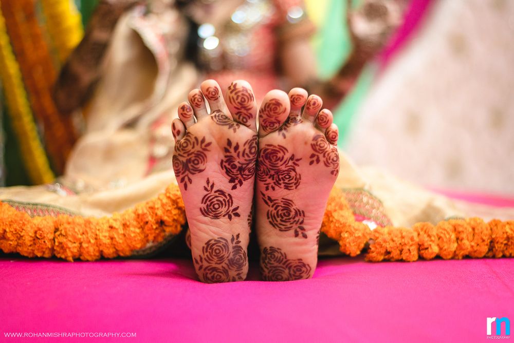 Photo of Unique mehendi on soles of feet