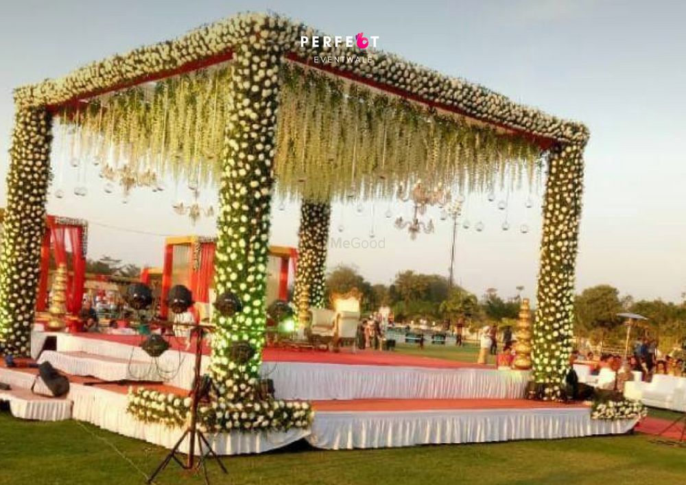 Photo From Wedding Vedi - By Perfect Event Wale