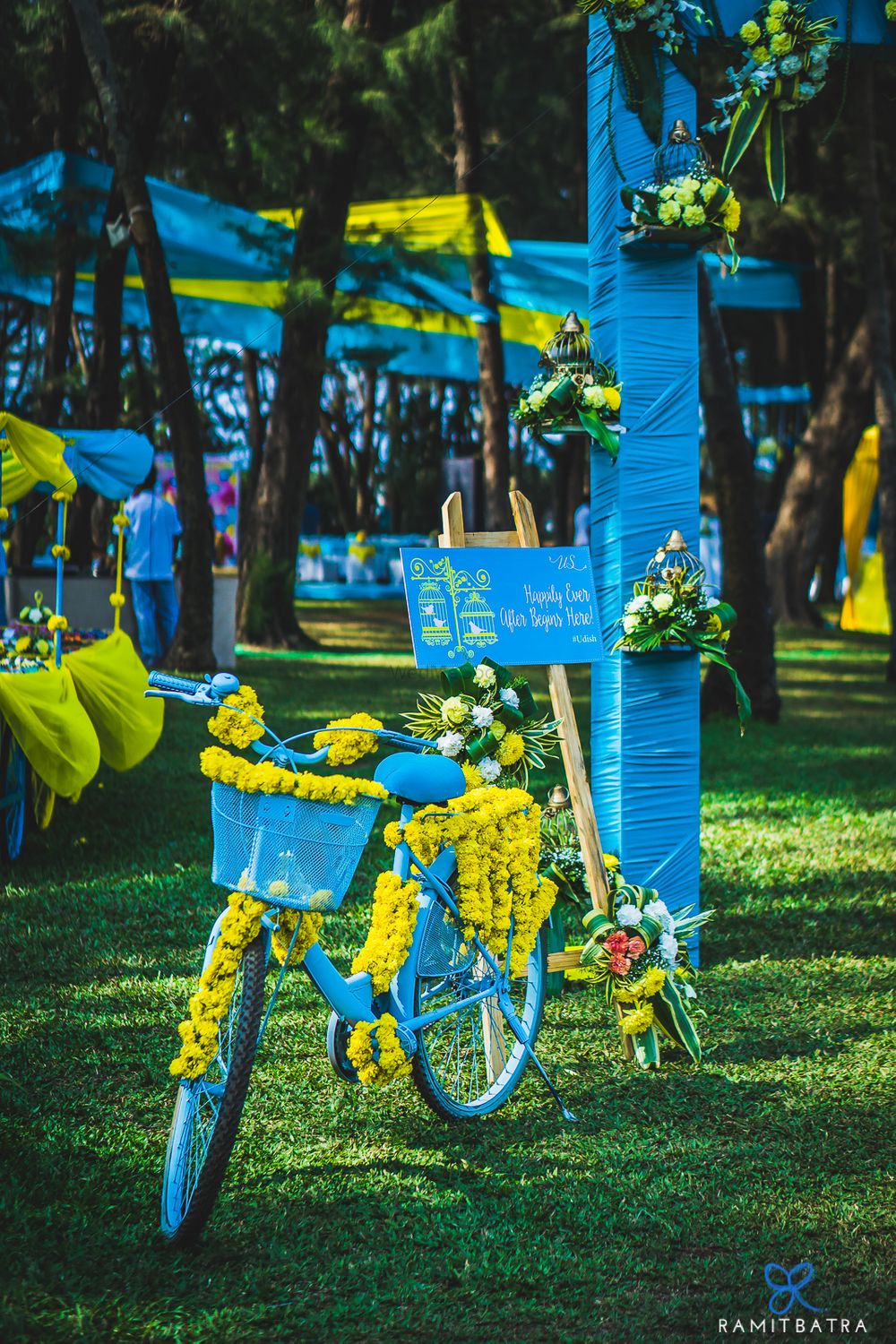 Photo of Blue floral bicycle in decor