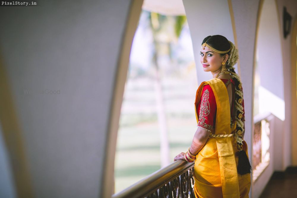 Photo of South indian bride looking back shot