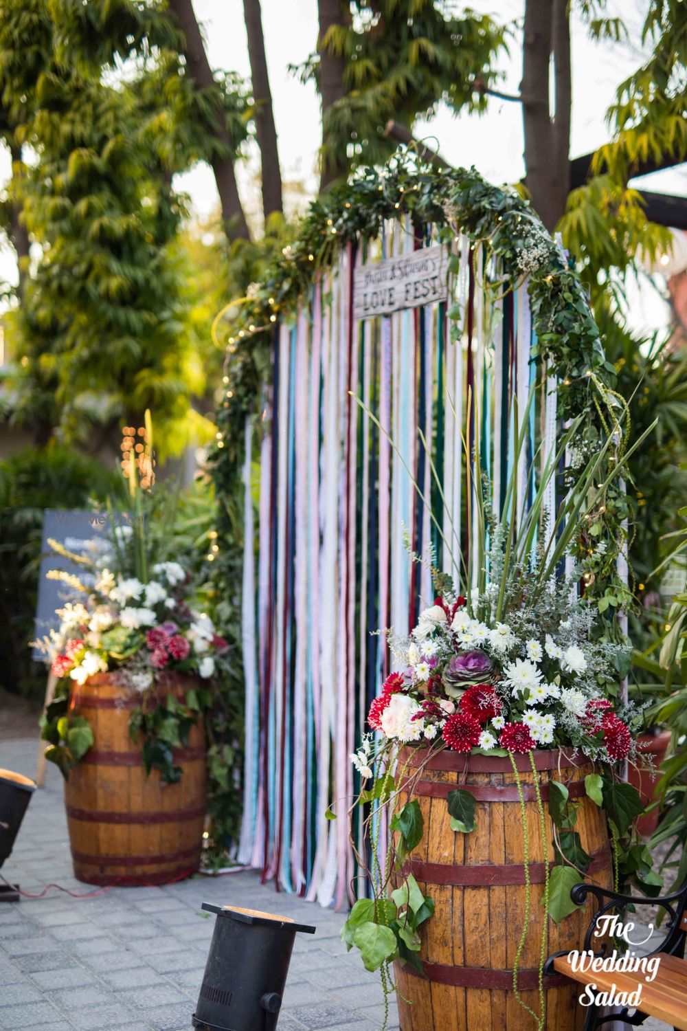 Photo of Pretty entrance floral decor