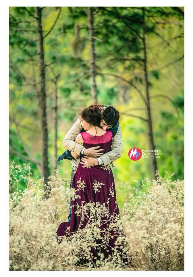 Photo From Pre Wedding - By Moody's Photography