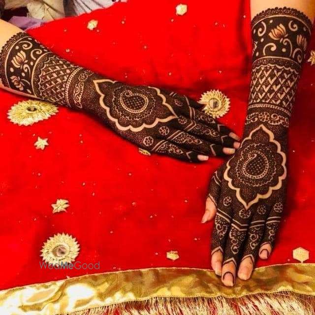 Photo From bride back hand mehndi designs - By Rohit Patel Mehandi Arts