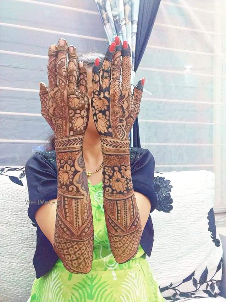 Photo From bride back hand mehndi designs - By Rohit Patel Mehandi Arts