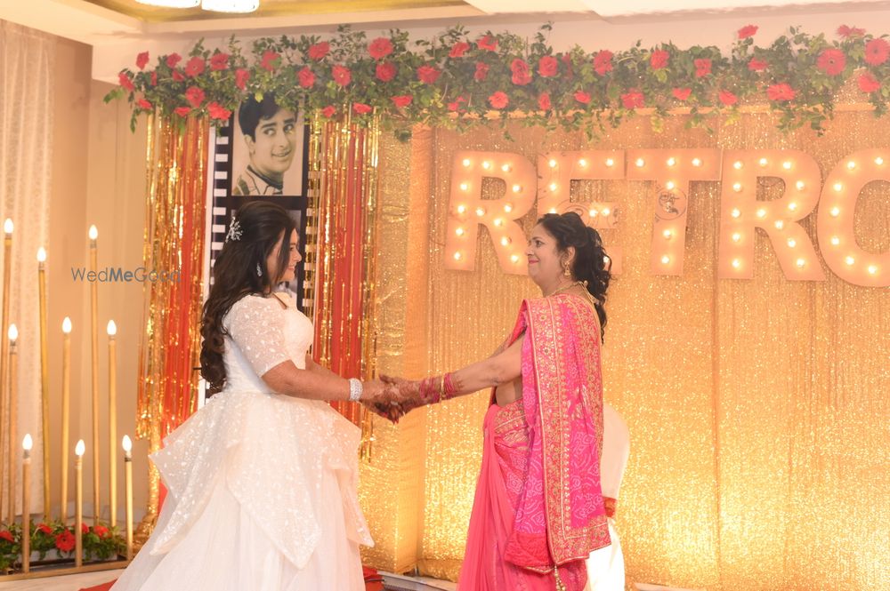 Photo From Retro Bollywood theem Bride and Groom family dance performance Lucknow - By Wedding Choreography Club