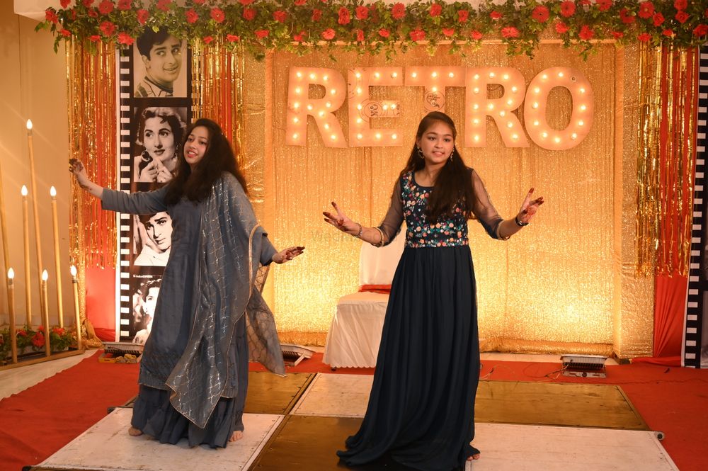 Photo From Retro Bollywood theem Bride and Groom family dance performance Lucknow - By Wedding Choreography Club