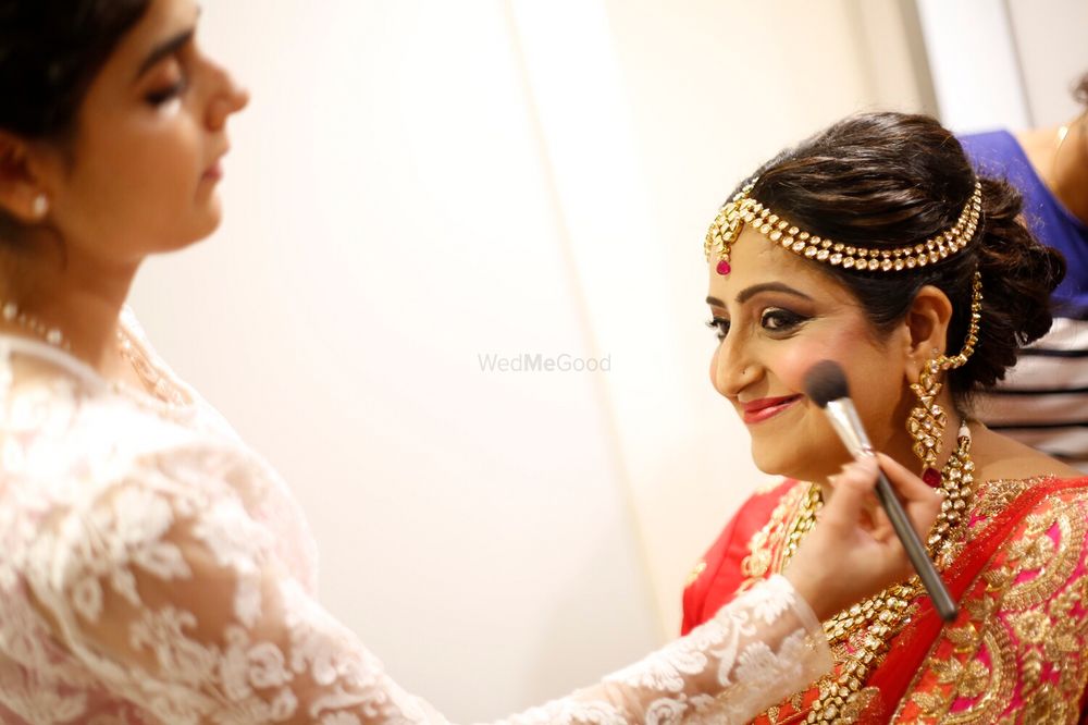Photo From MATURE SKIN BRIDE_Monica's Bridal Look - By Nivritti Chandra