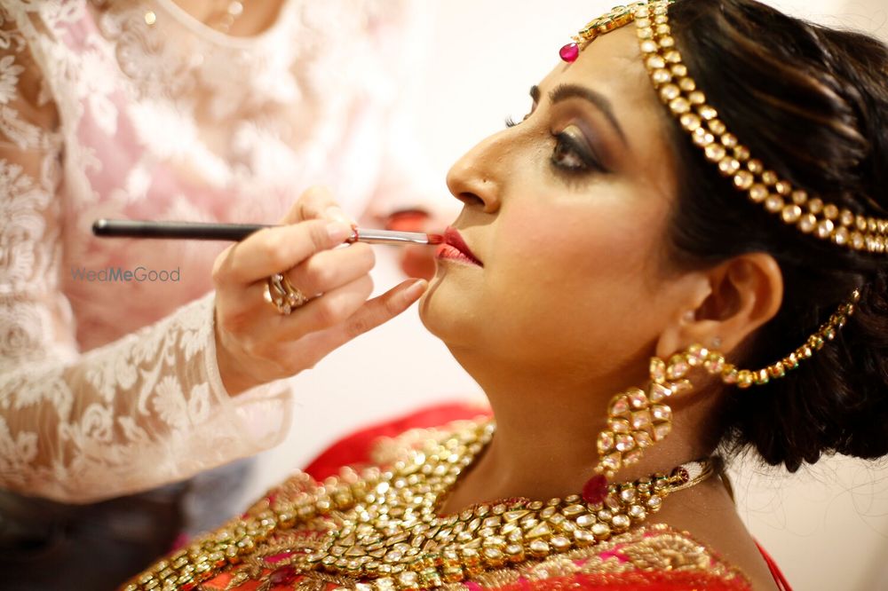 Photo From MATURE SKIN BRIDE_Monica's Bridal Look - By Nivritti Chandra