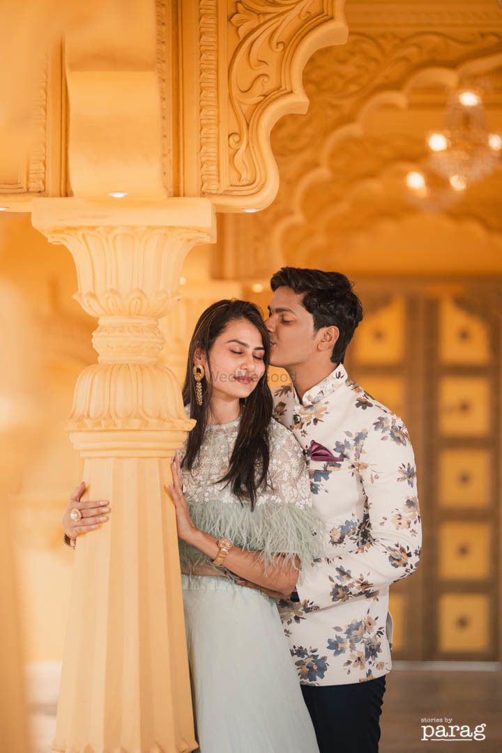 Photo From Vrushabh & Shriya | Sets in the City | Pre Wedding - By Stories by Parag