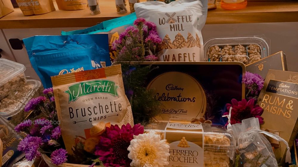 Photo From Hospitality Room hampers - By Wraparazzi