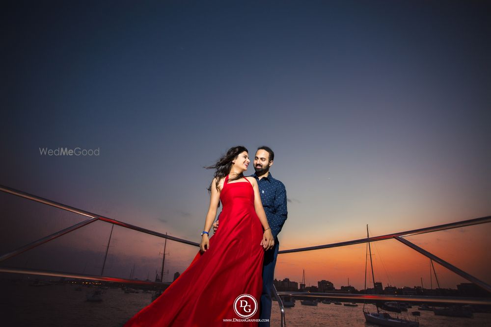 Photo From Dhwani and Vaibhav's love captured by the side of Arabian Sea - By Dreamgraphers