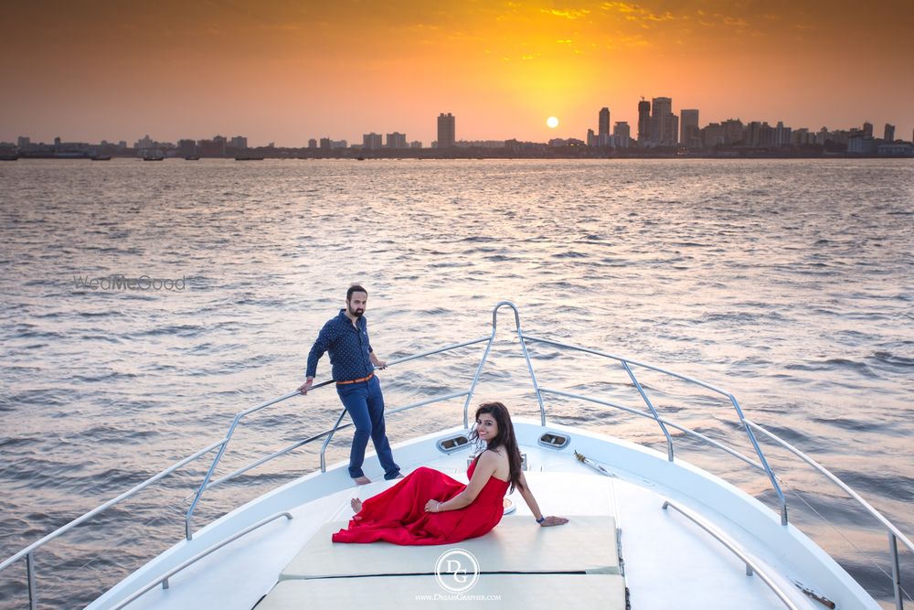 Photo From Dhwani and Vaibhav's love captured by the side of Arabian Sea - By Dreamgraphers