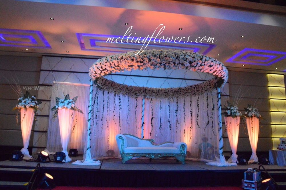 Photo From Contemporary Reception & Wedding Decot at Radission Blu - Atria - By Melting Flowers