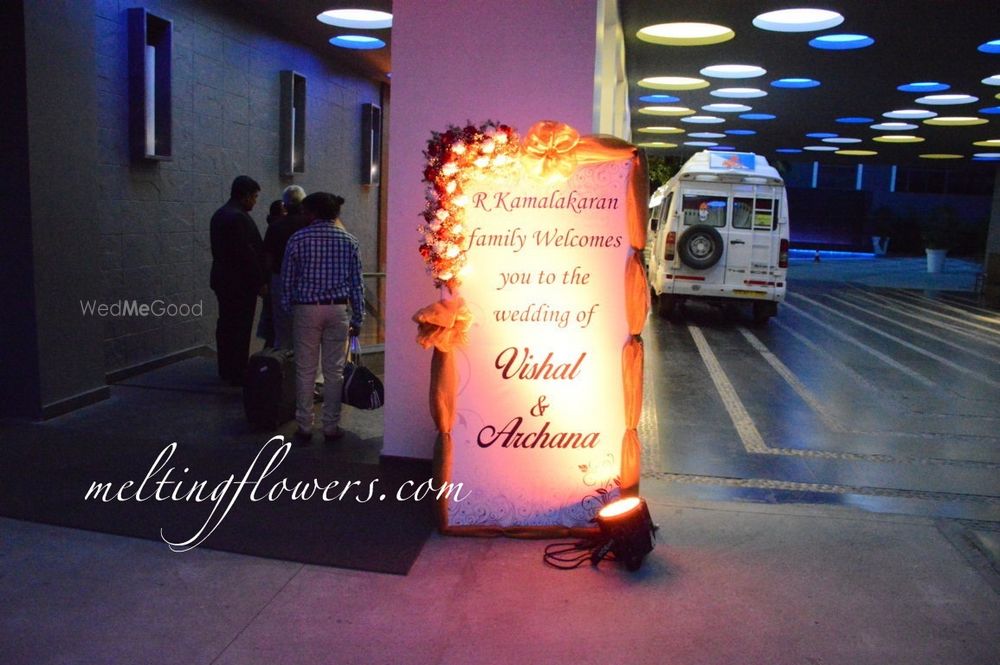 Photo From Contemporary Reception & Wedding Decot at Radission Blu - Atria - By Melting Flowers