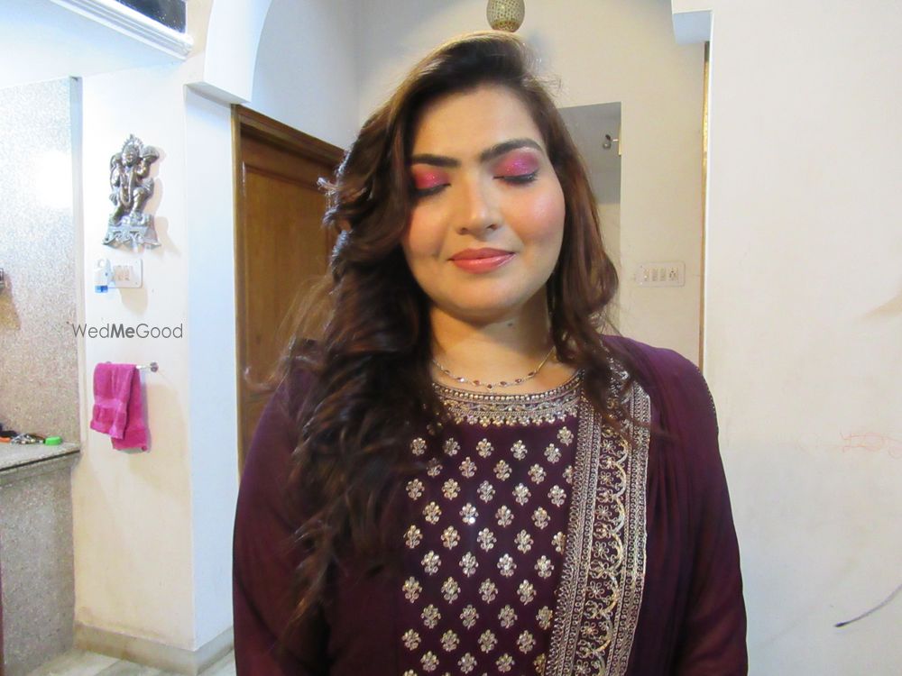 Photo From party makeup - By Anjali Wadhvani Makeup Artist