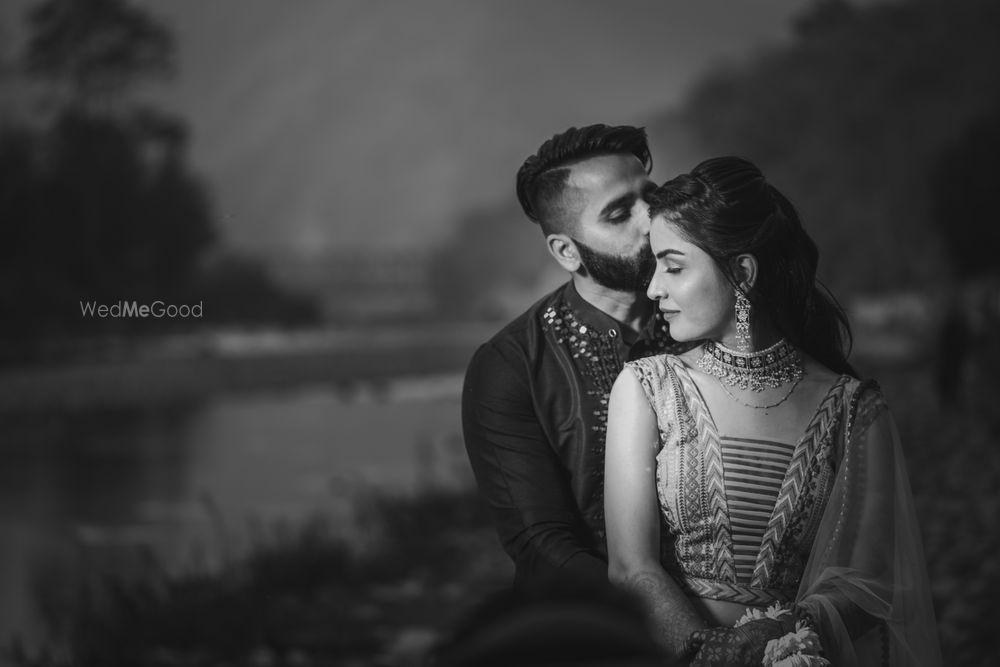 Photo From COUPLE PORTRAITS - By Filmy Romeo