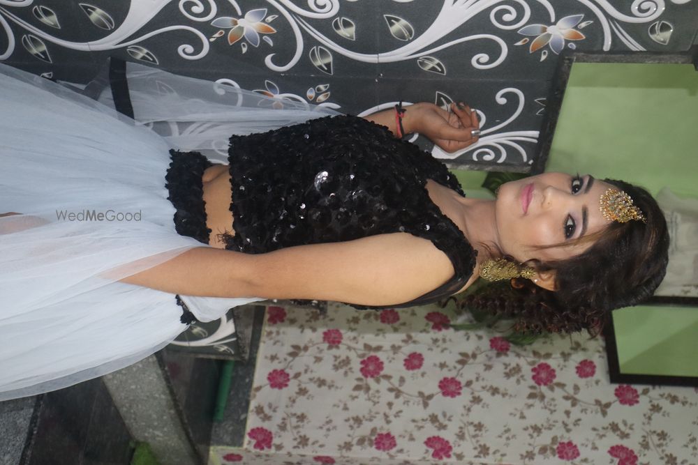 Photo From party wear normal makeup  pic - By Parul Makeover & Salon