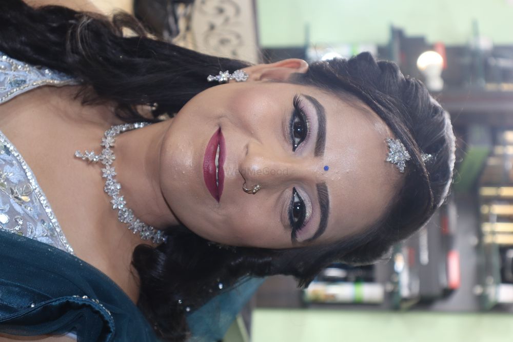 Photo From engagement makeup pic - By Parul Makeover & Salon
