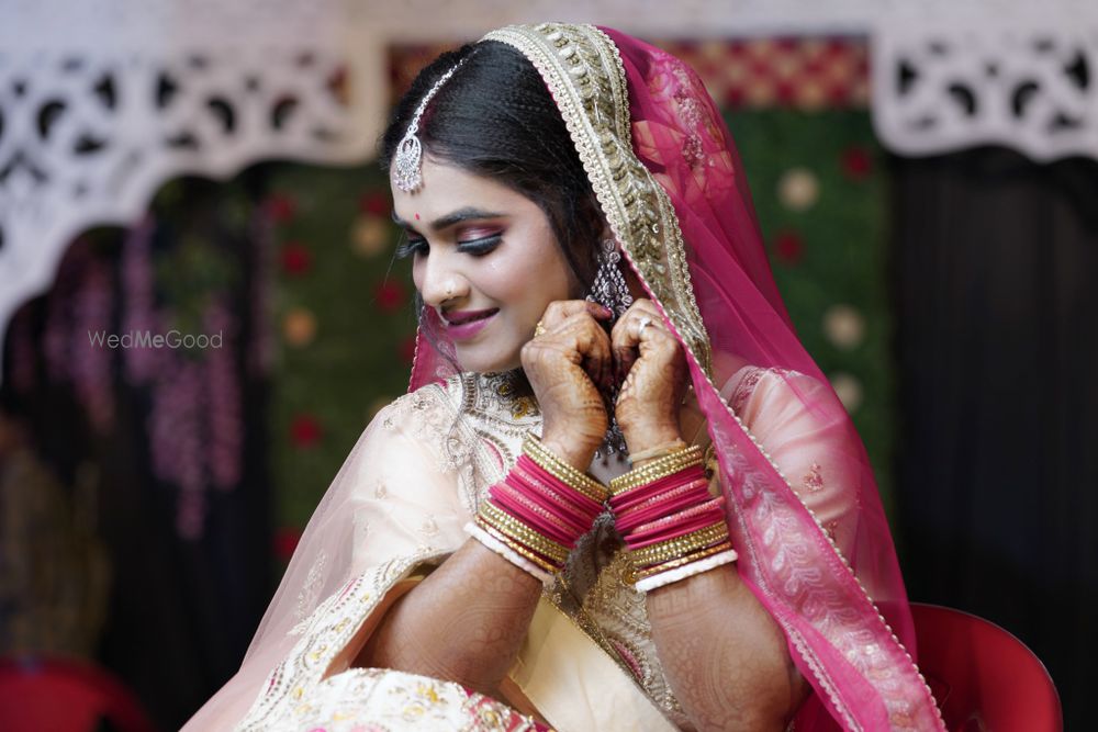 Photo From BRIDE - By Priya Saha Luxury Makeup and Hair Stylist