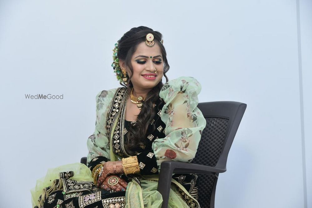 Photo From Bridal makeup - By Malhar Beauty Studio