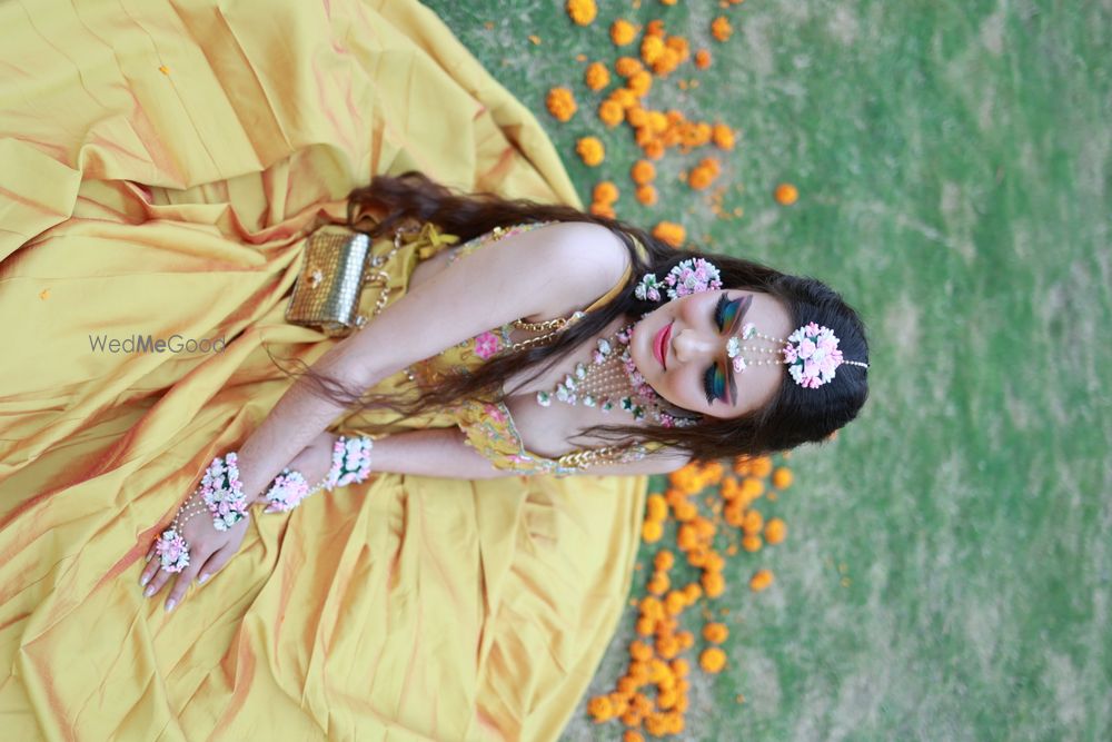 Photo From Haldi/Mehendi - By Ishita Kapil Makeup Studio & Academy