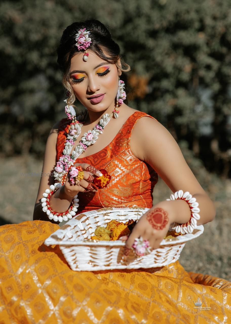 Photo From Haldi/Mehendi - By Ishita Kapil Makeup Studio & Academy