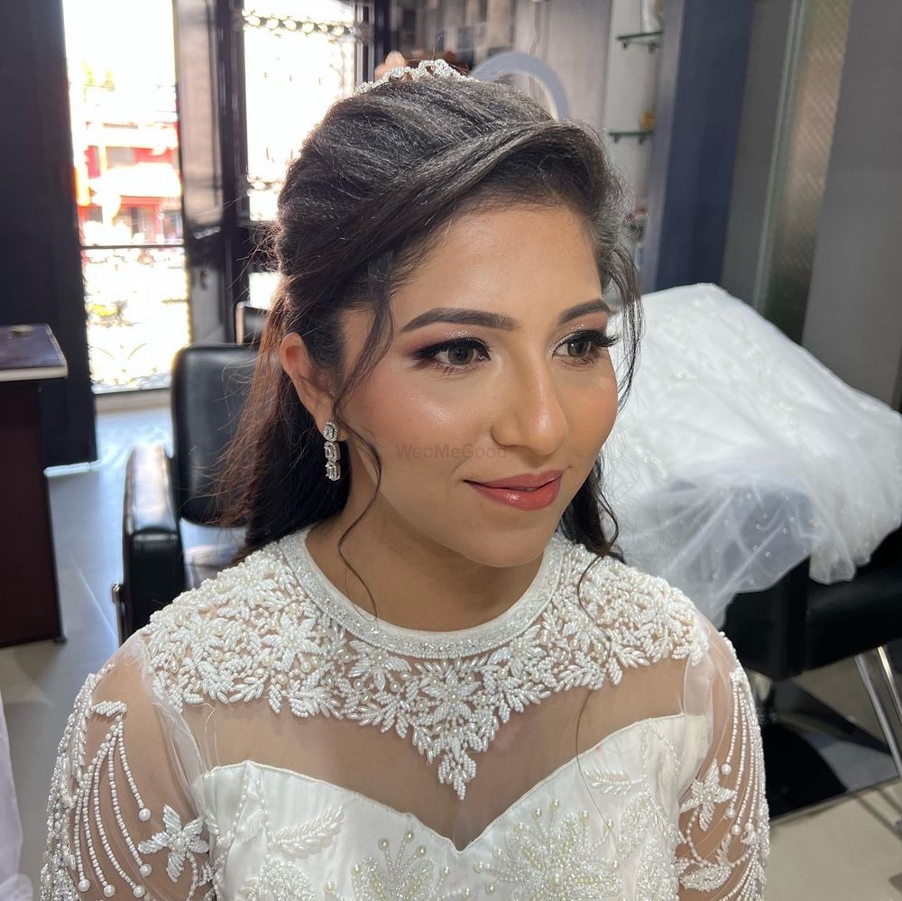 Photo From The White Bridal Makeover - By Krinjal Soni Makeup