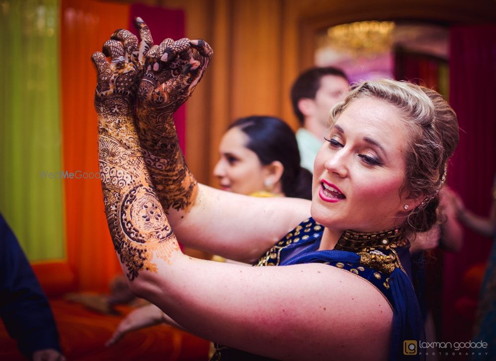 Photo From Sundesh & Jessica - mahendi sangeet - By Laxman Godade Photography