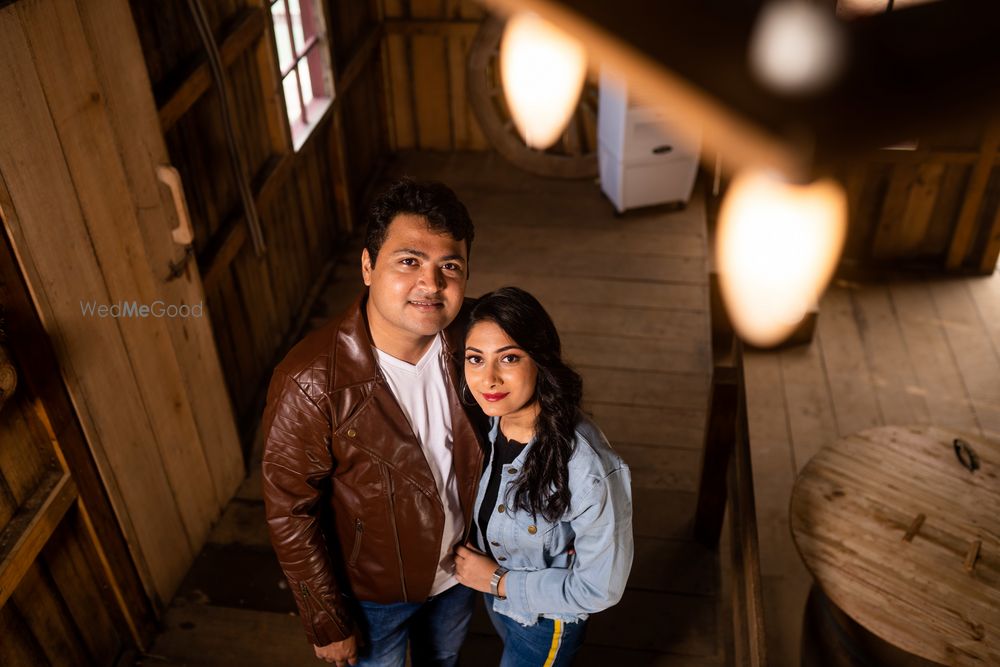 Photo From Vidhi & Abhishek : Couple shoot at Sets in the city, Mumbai - By Rohan Shinde Photography & Films (RSP)