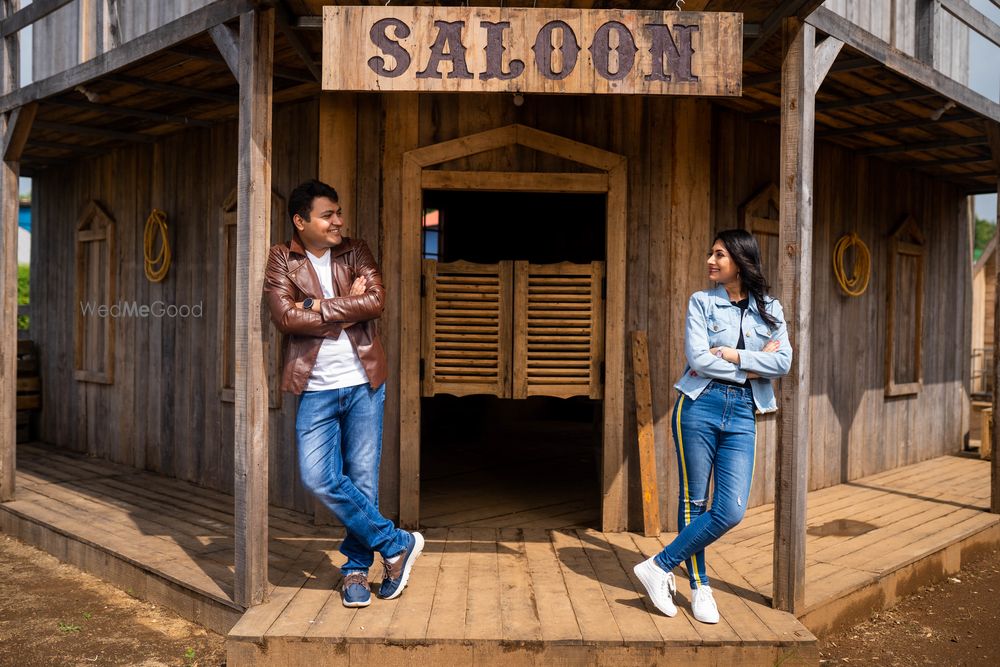 Photo From Vidhi & Abhishek : Couple shoot at Sets in the city, Mumbai - By Rohan Shinde Photography & Films (RSP)