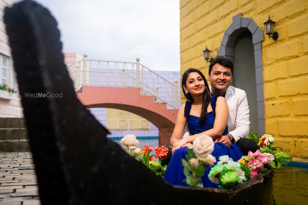 Photo From Vidhi & Abhishek : Couple shoot at Sets in the city, Mumbai - By Rohan Shinde Photography & Films (RSP)