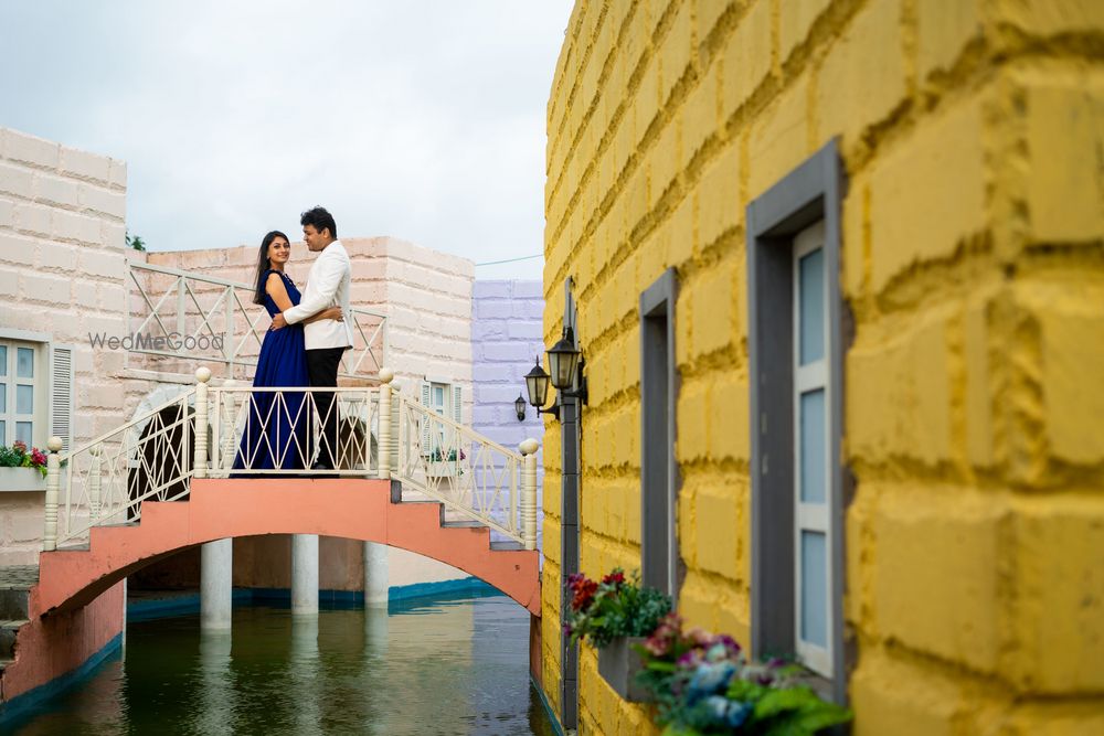 Photo From Vidhi & Abhishek : Couple shoot at Sets in the city, Mumbai - By Rohan Shinde Photography & Films (RSP)