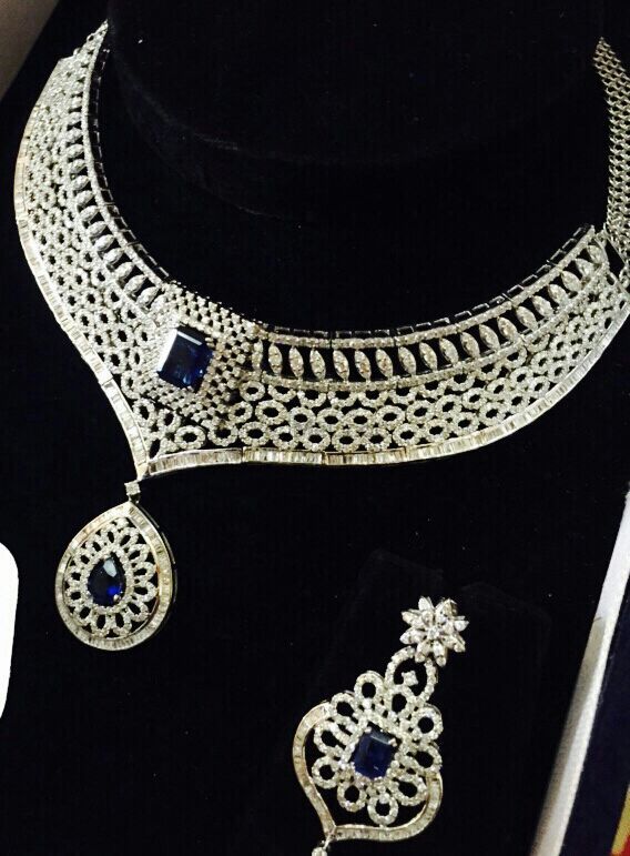 Photo of diamond necklace set