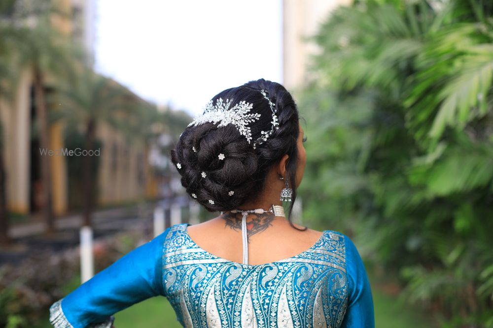 Photo From Diamond Accessories Hairdo Engagement Makeup Look - Andheri - MakeupnmorebyAmu - By Makeup N More By Amu