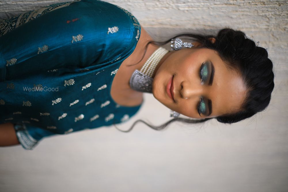 Photo From Diamond Accessories Hairdo Engagement Makeup Look - Andheri - MakeupnmorebyAmu - By Makeup N More By Amu