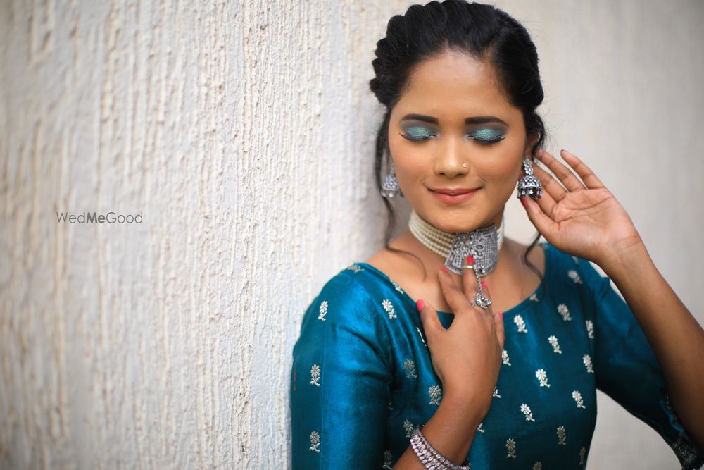 Photo From Diamond Accessories Hairdo Engagement Makeup Look - Andheri - MakeupnmorebyAmu - By Makeup N More By Amu