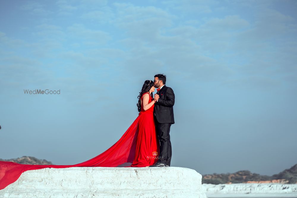 Photo From Raaj & Pooja - By Akkyclicks Photography