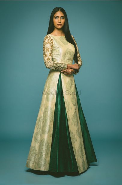 Photo of emerald green and white outfit