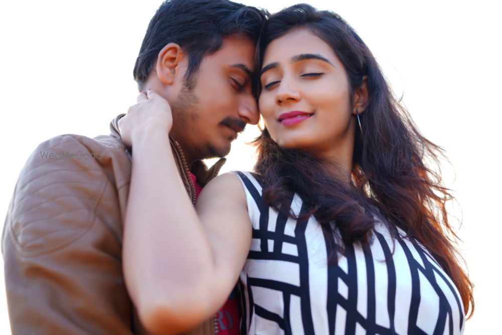 Photo From vighnesh - Yogita prewedding - By Vj Photo & Film