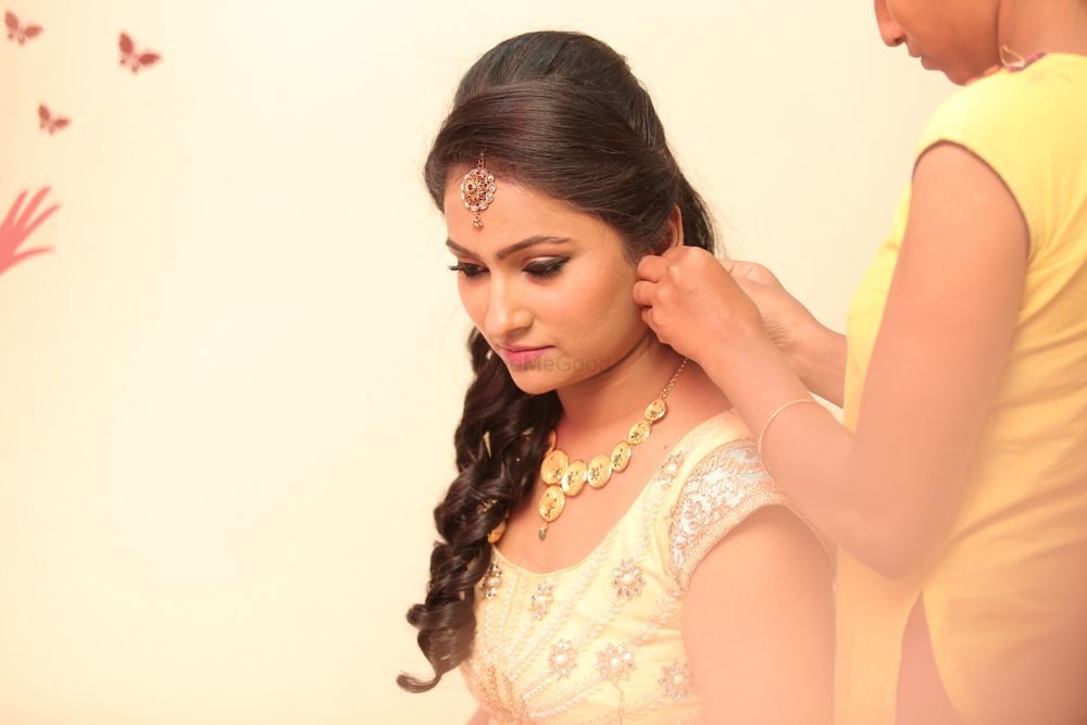 Photo From bride galore - By Roshni Safir