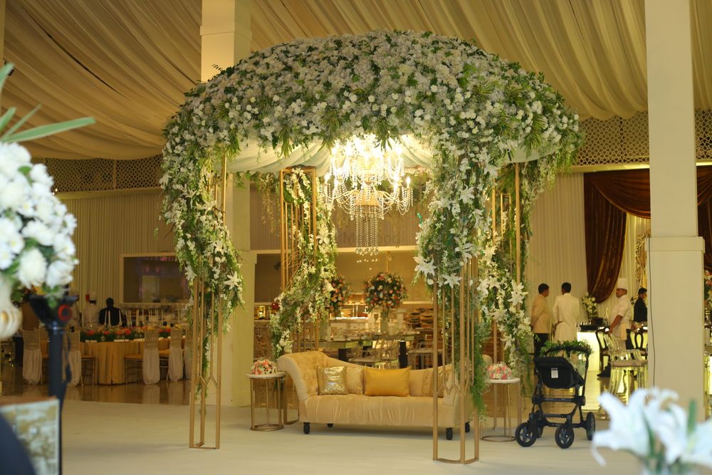 Photo From Chic White Theme - By Shagun Farms by Ferns N Petals