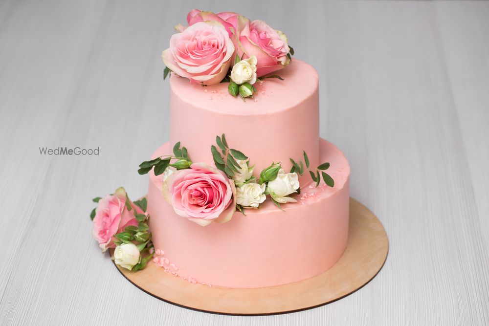 Photo From Wedding cakes - By The Whiskology