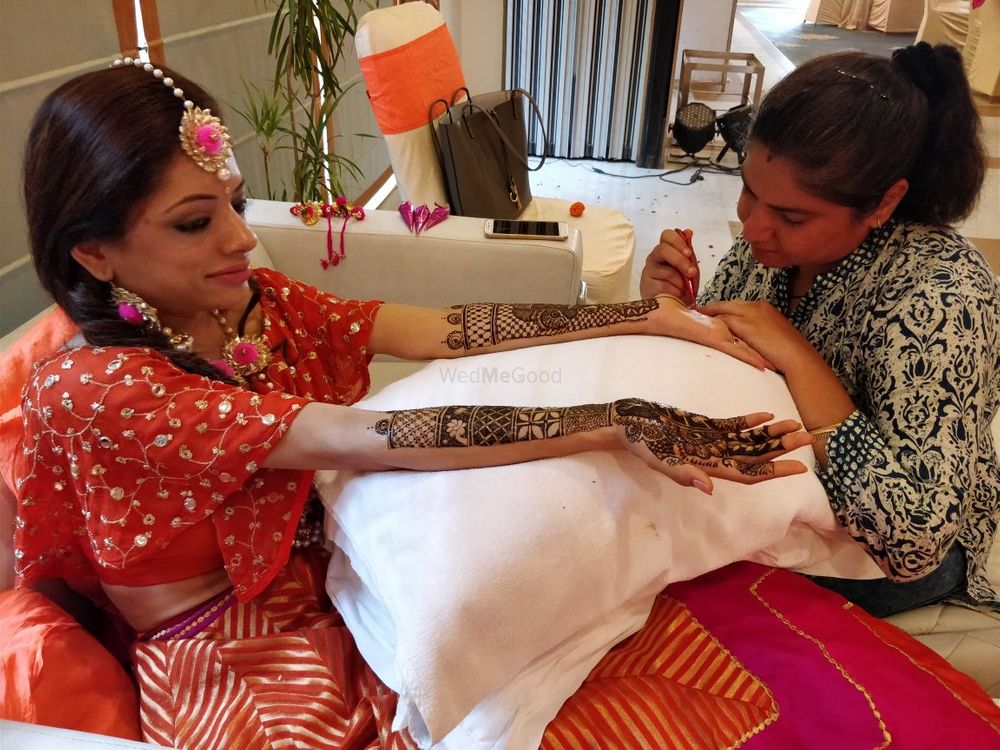 Photo From Dr saanchie, at patio club gurgaon Mehendi ceremony on 1 sep - By Shalini Mehendi Artist