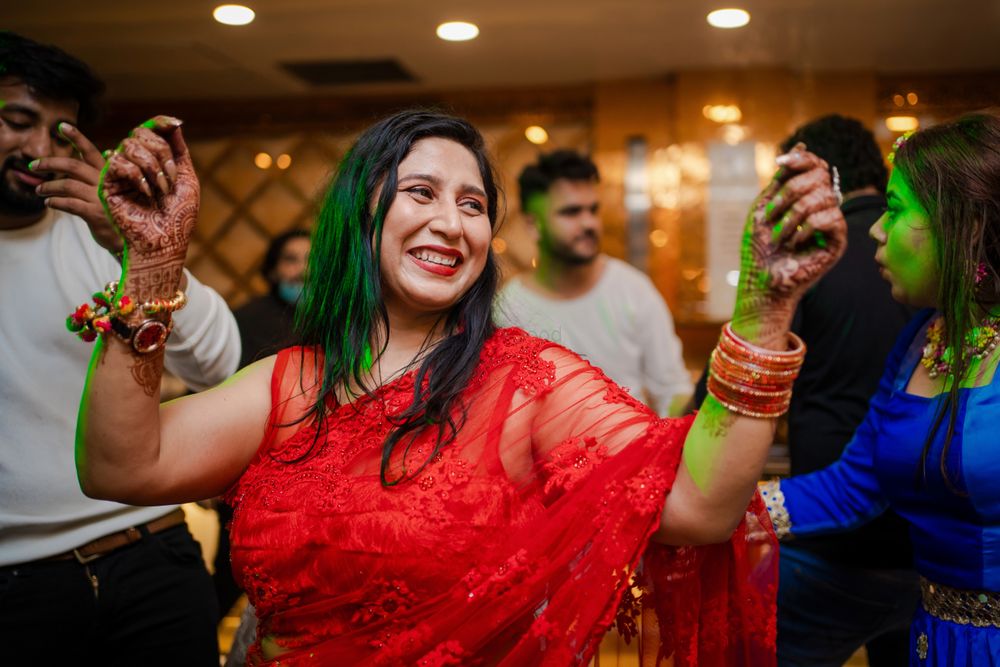 Photo From Shivani and Akshay (Youngsters and Mehendi Night) - By Akhil Bagga Photography