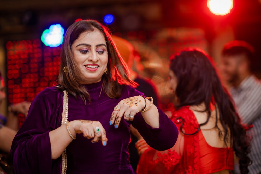 Photo From Shivani and Akshay (Youngsters and Mehendi Night) - By Akhil Bagga Photography