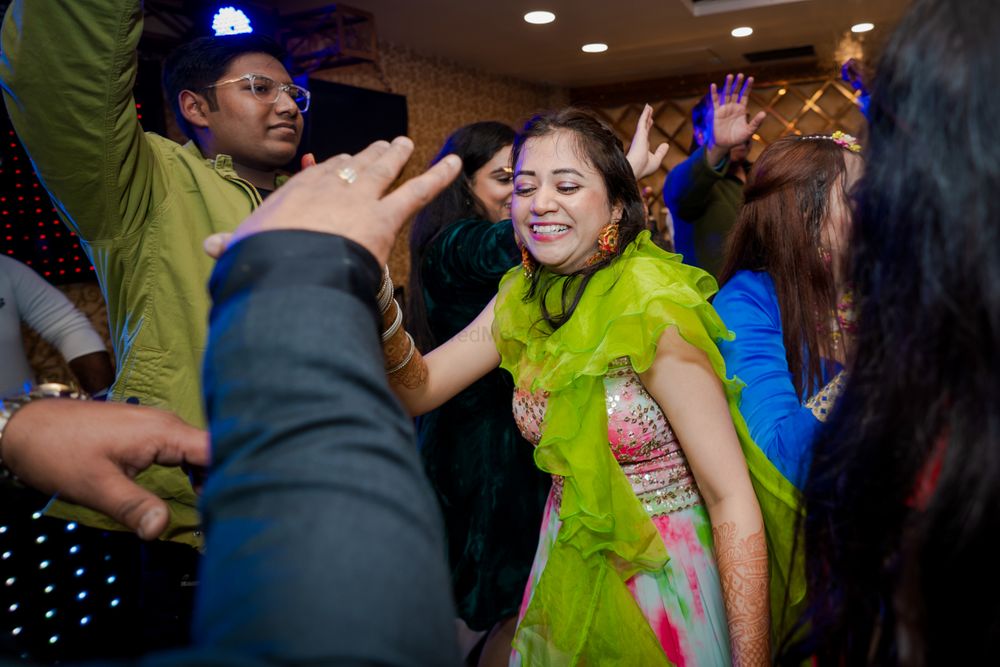 Photo From Shivani and Akshay (Youngsters and Mehendi Night) - By Akhil Bagga Photography